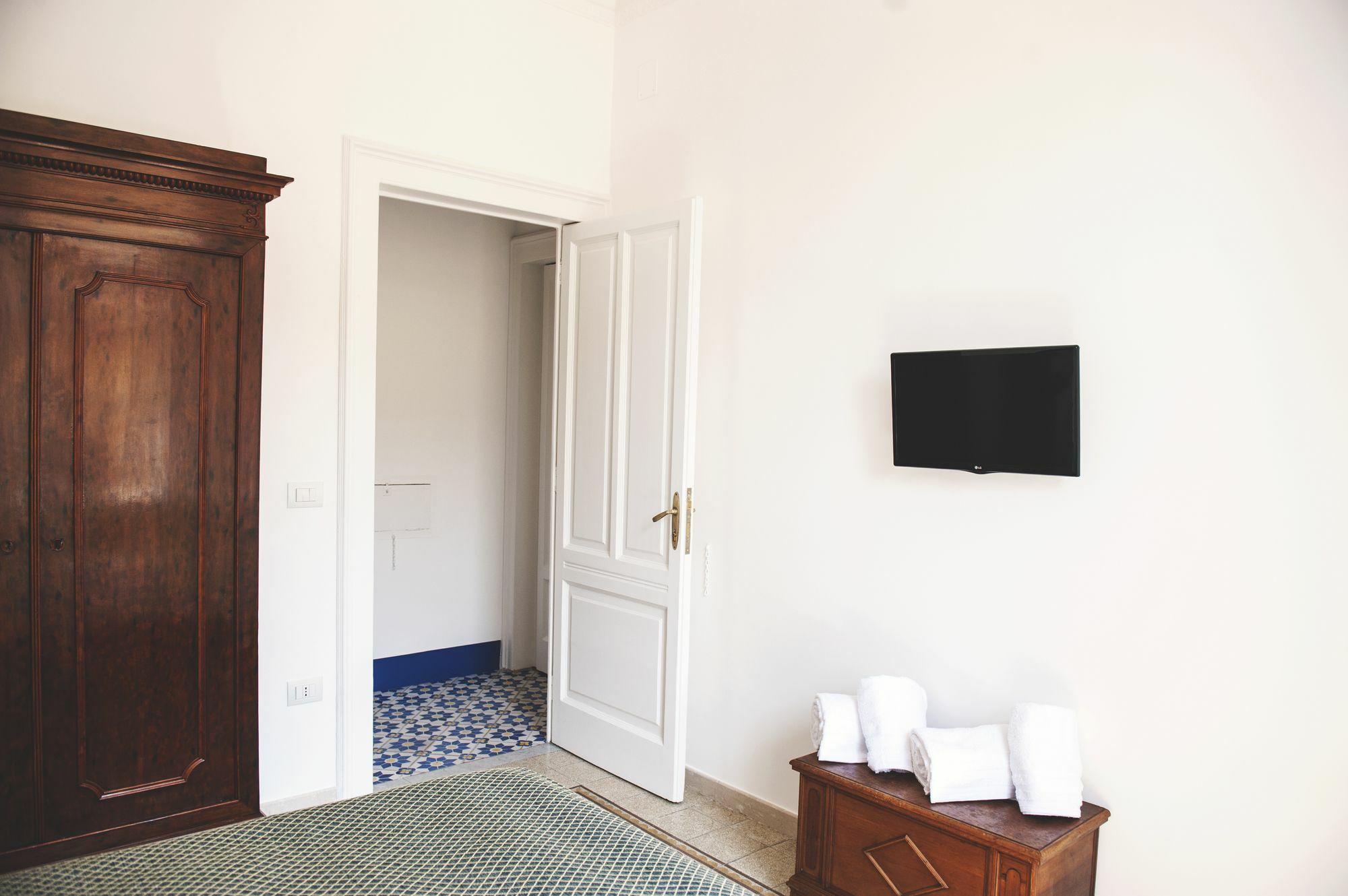 Nei Paraggi Salernes Extérieur photo